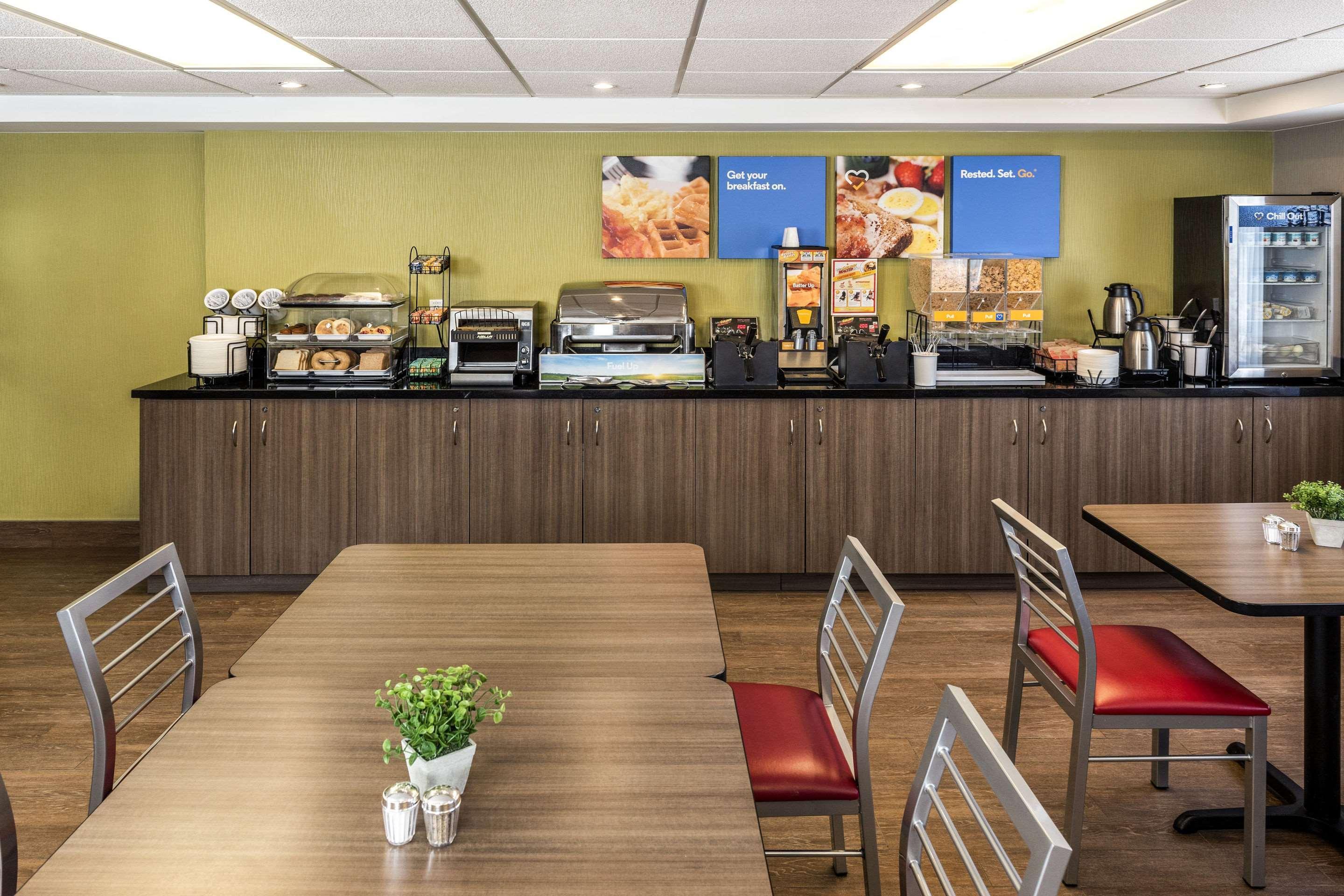 Comfort Inn Edmundston Exterior photo