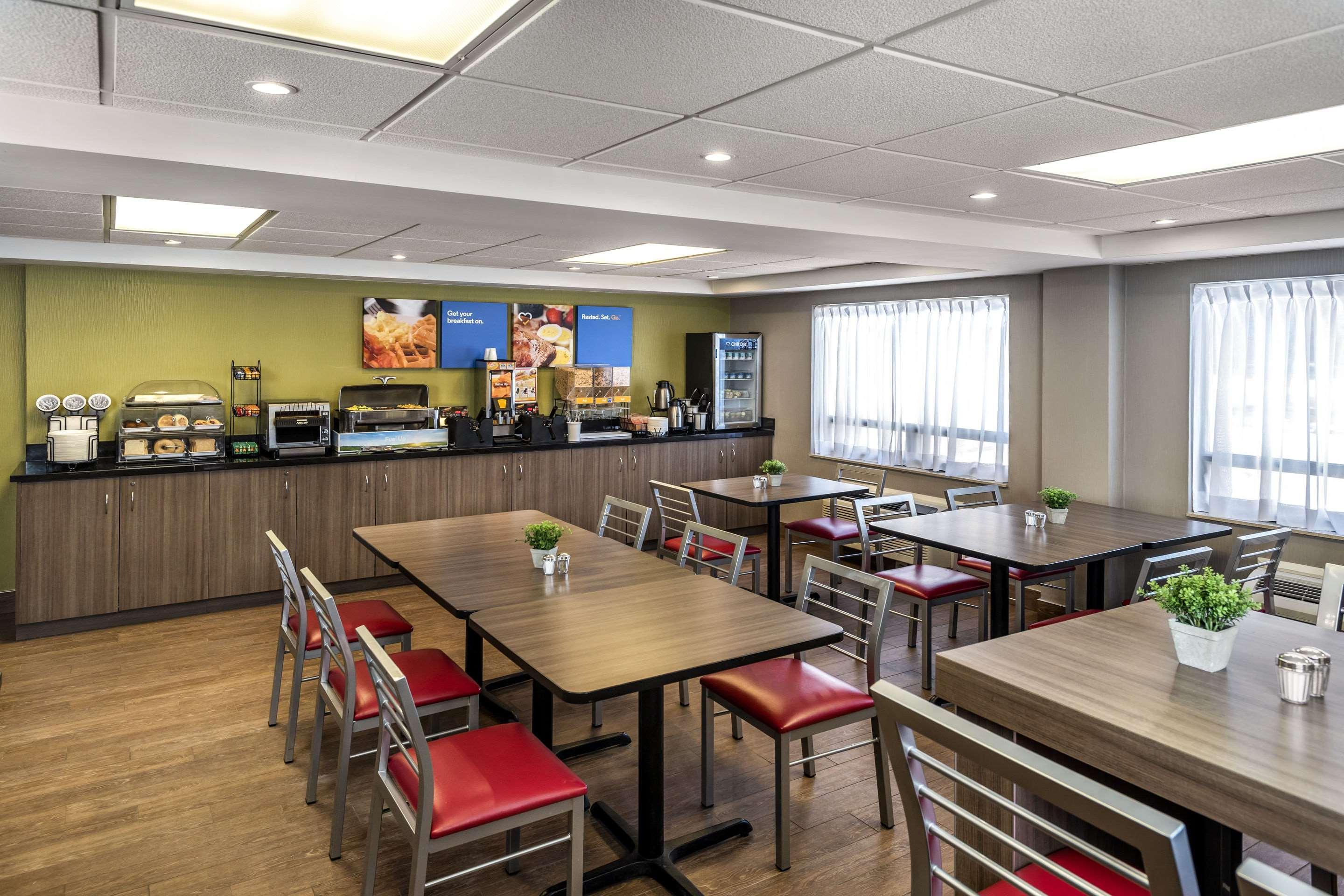 Comfort Inn Edmundston Exterior photo