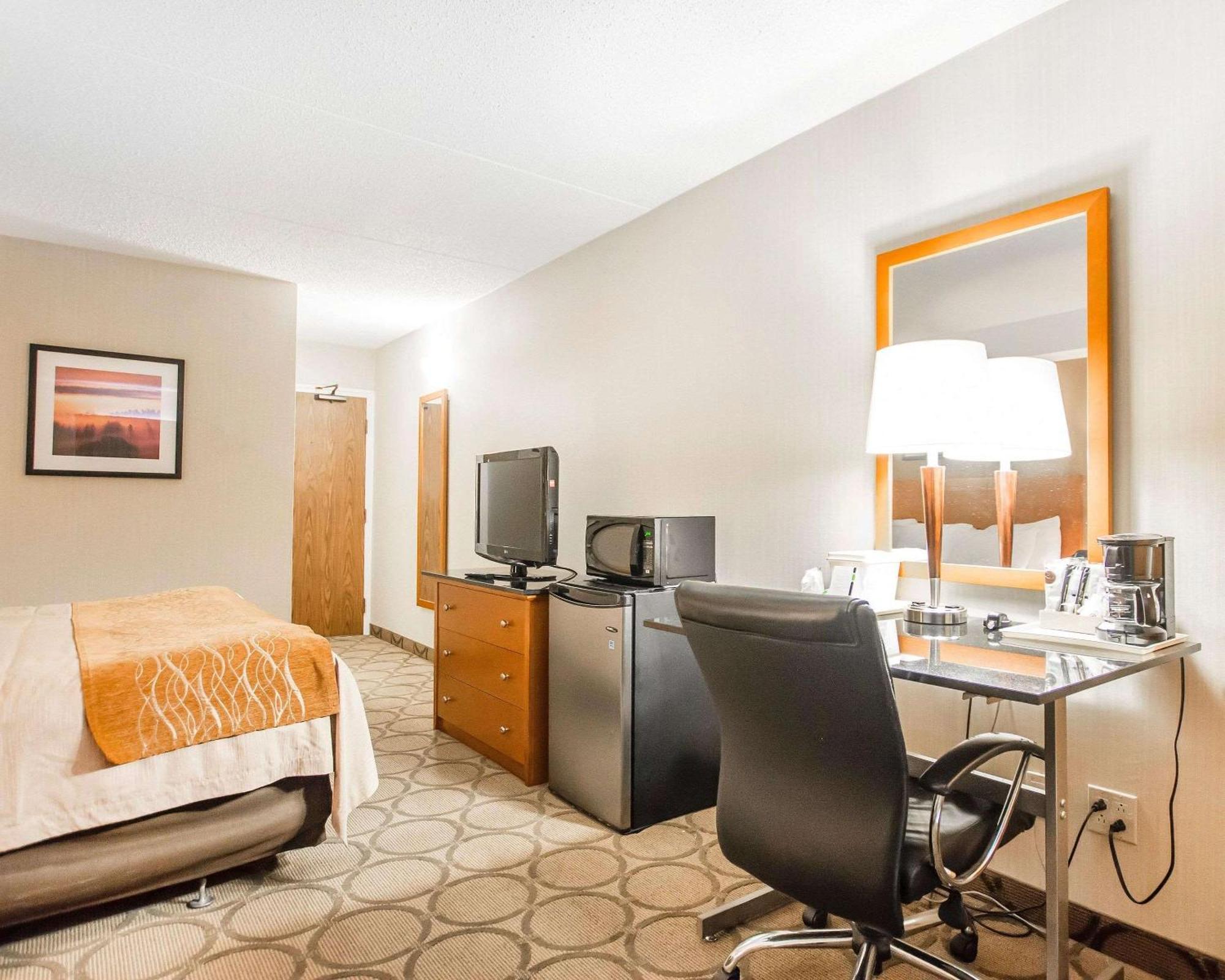 Comfort Inn Edmundston Exterior photo